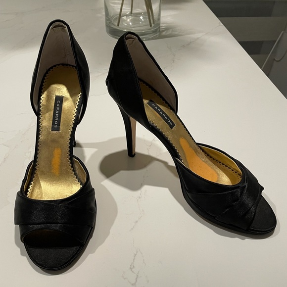 Black Caparros Heals - Picture 2 of 2